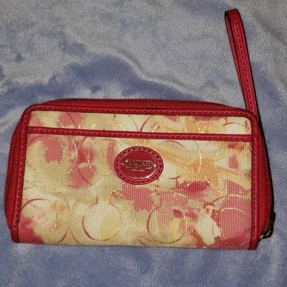 Coach Handbags - Coach Wristlet